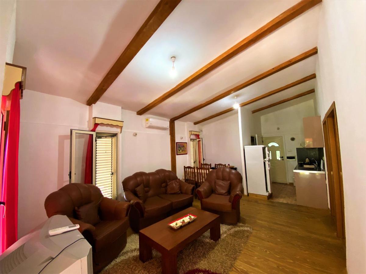 Ramo'S Green Beachside Retreat - Cozy 2 Bedroom Home Vlorë Exterior foto