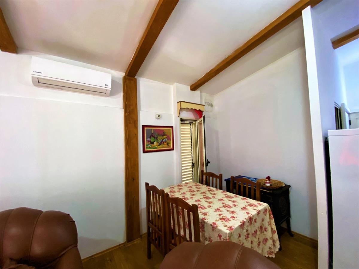 Ramo'S Green Beachside Retreat - Cozy 2 Bedroom Home Vlorë Exterior foto