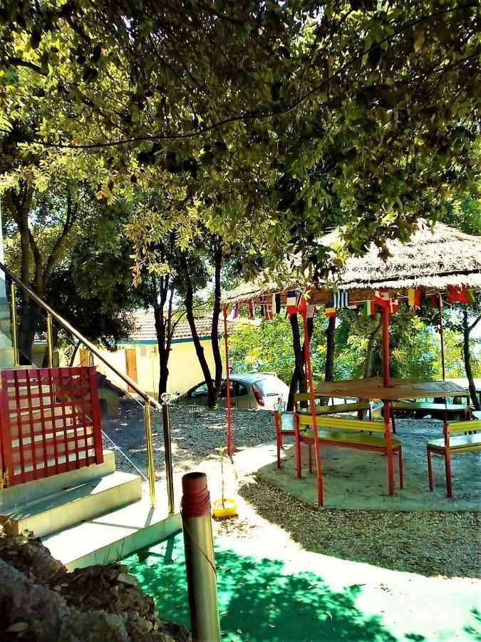 Ramo'S Green Beachside Retreat - Cozy 2 Bedroom Home Vlorë Exterior foto